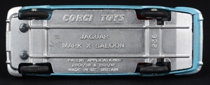 Corgi toys 238 jaguar mark x dd775 base