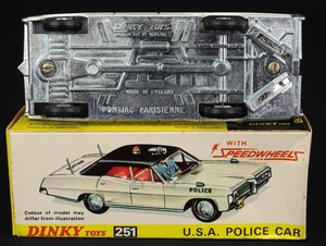 Dinky toys 251 usa police car dd808 base