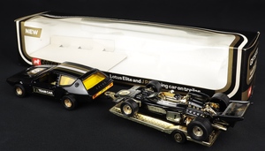 Corgi toys gift set 32 lotus elite jps racing car trailer dd840 back