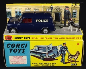 Corgi toys 448 bmc mini police van tracker dog dd900 front