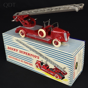 French dinky toys 899 fire engine delahaye dd909 front