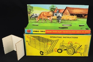 Corgi toys gift set 33 tractor beast carrier animals dd966 box 1
