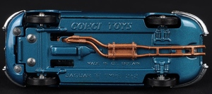 Corgi toys 336 jaguar 4.2 ee10 base