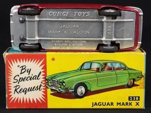Corgi toys 238 jaguar mark x ee52 base