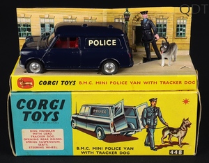 Corgi toys 448 police mini van dog ee59 front