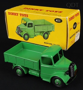 Dinky toys 411 bedford truck ee183 front