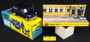 Corgi toys 448 bmc mini police van tracker dog ee189 front