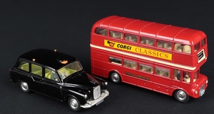 Corgi gift set 35 london passenger ee225 models