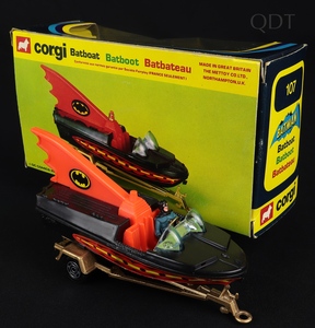 Corgi toys 107 batboat ee228 front