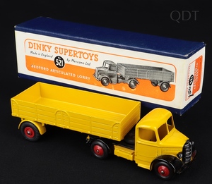 Dinky supertoys 521 bedford articulated lorry ee286 front