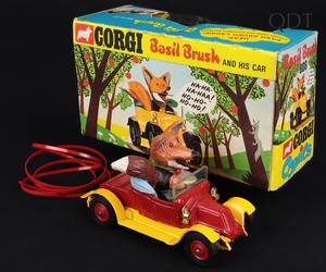 Corgi toys 808 basil brush car ee402 front