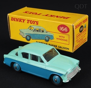 Dinky toys 166 sunbeam rapier saloon ee417 front