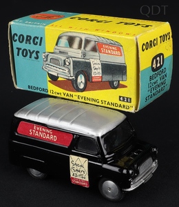 Corgi toys 421 bedford 12 cwt van evening standard ee539 front 