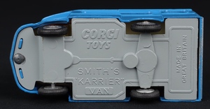 Corgi toys 471 smith's karrier mobile canteen base
