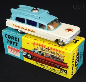 Corgi toys 437 superior ambulance ee572 front