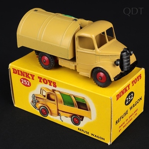 Dinky toys 252 bedford refuse wagon ee594 front