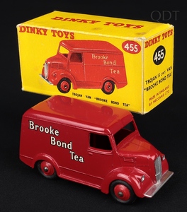 Dinky toys 455 trojan van brooke bond tea ee599 front