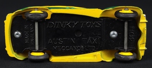Dinky toys 254 taxi austin ee605 base