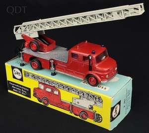 Siku models v261 mercedes fire truck ee615 front