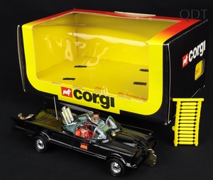 Corgi toys 267 batmobile ee664 front