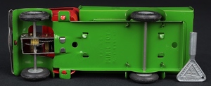 Tri ang minic models 25m delvery lorry short bonnet bb699 base