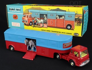 Corgi toys 1130 chipperfields circus horse transporter b211 front