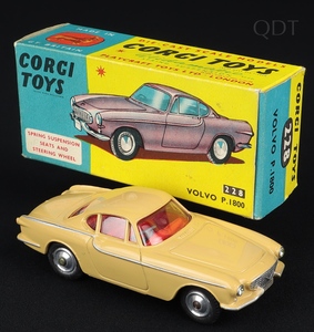 Corgi toys 228 volvo p1800 ee682 front