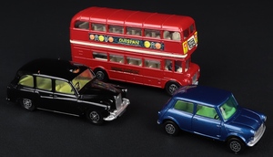 Corgi gift set 11 transport set routemaster bus mini taxi policeman ee698 contents