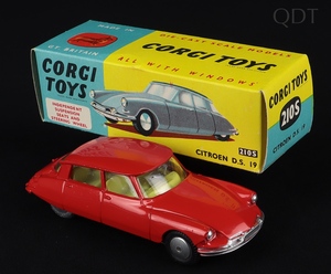 Corgi toys 210s citroen ds19 ee751 front