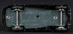 Dinky toys 254 austin taxi ee762 base