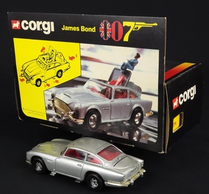 Corgi toys 271 james bond aston martin ee882 back