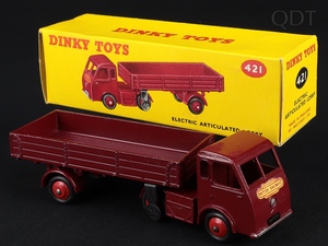 Dinky toys 421 electric articulated lorry ee904 front