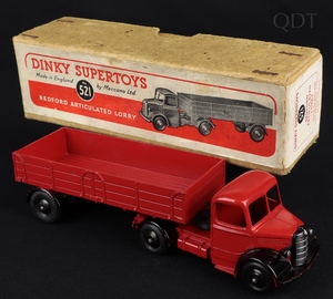 Dinky supertoys 521 bedford articulated lorry ee956 front