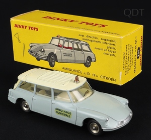 French dinky toys 556 citroen id 19 ambulance ee937 front