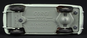 Corgi toys 207 standard vanguard iii saloon ee983 base