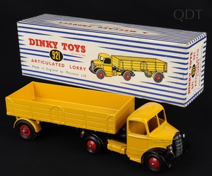 Dinky toys 921 bedford articulated lorry ff21 front