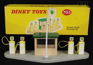 Dinky toys 783 petrol pump station bp ff69 front
