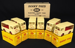 Dinky toys 491 job's dairy vans tradebox