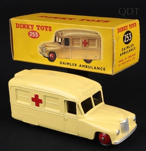 Dinky toys 253 daimler ambulance ff280 front