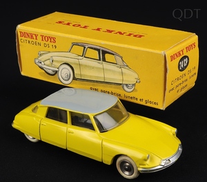 French dinky toys 24cp citroen ds19 ff348 front
