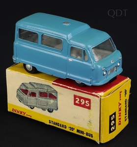 Indian dinky toys 295 standard mini bus ff392 front