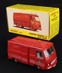 French dinky toys 570p peugeot van ff441 front