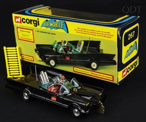 Corgi toys 267 batmobile ff476 front