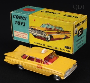 Corgi toys 221 chevrolet new york taxi cab ff486 front