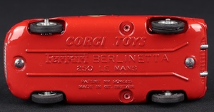 Corgi toys 314 ferrari berlinetta ff487 base