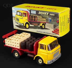 French dinky toys 588 berliet beer lorry ff565 front