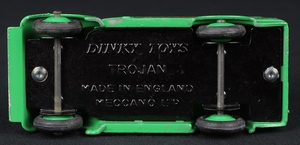 Dinky toys 454 cydrax trojan van ff581 base