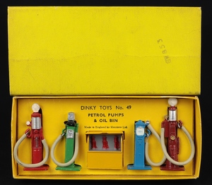 Dinky gift set 49 petrol pumps oil bin ff671 front
