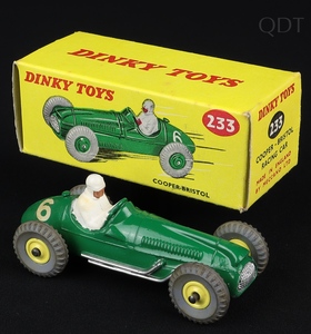 Dinky toys 233 cooper bristol ff711 front