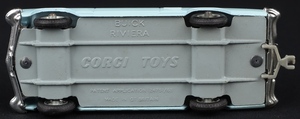 Corgi toys gift set 31 riviera ff717 base